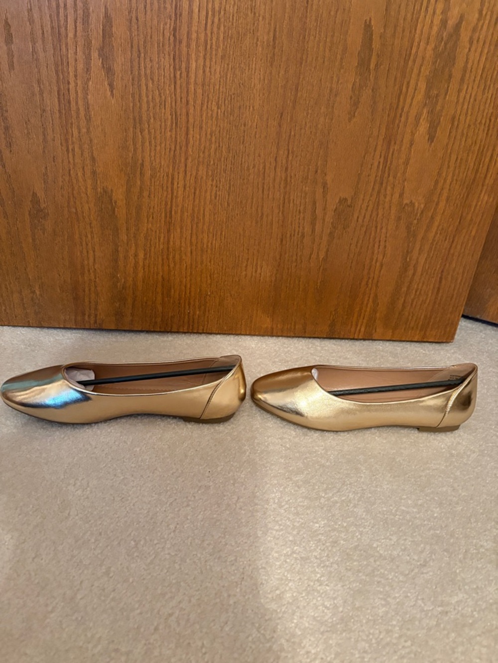 Women's NEW Journee Metallic Gold Ballet Flats Size 81/2 Wide - Picture 2 of 10